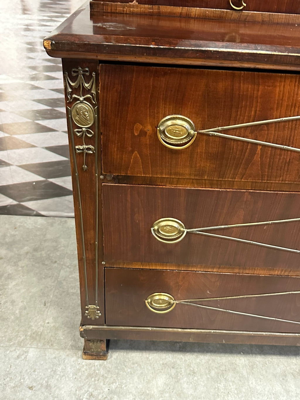 Antike Aufsatz Kommode Vitrine Empire Baltikum Messing Appliken Empirekommode