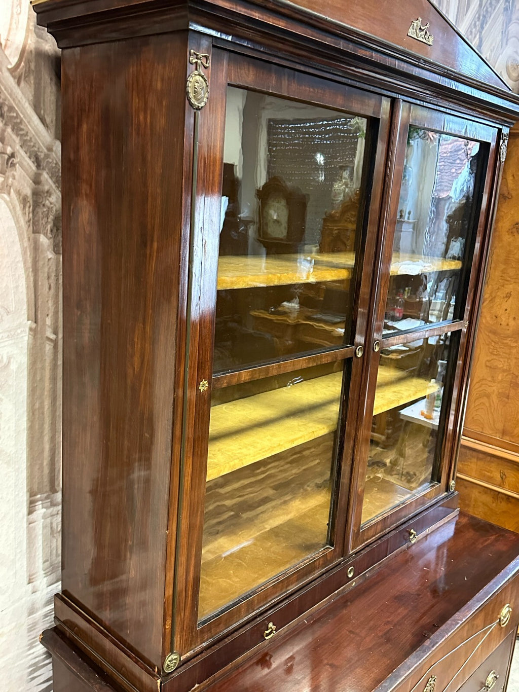 Antike Aufsatz Kommode Vitrine Empire Baltikum Messing Appliken Empirekommode