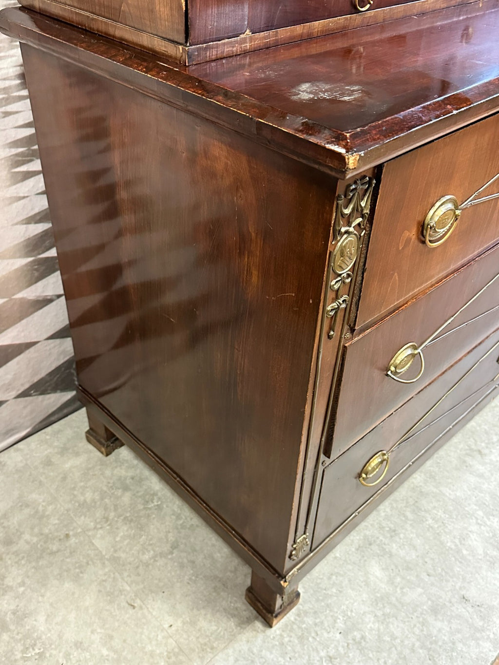 Antike Aufsatz Kommode Vitrine Empire Baltikum Messing Appliken Empirekommode