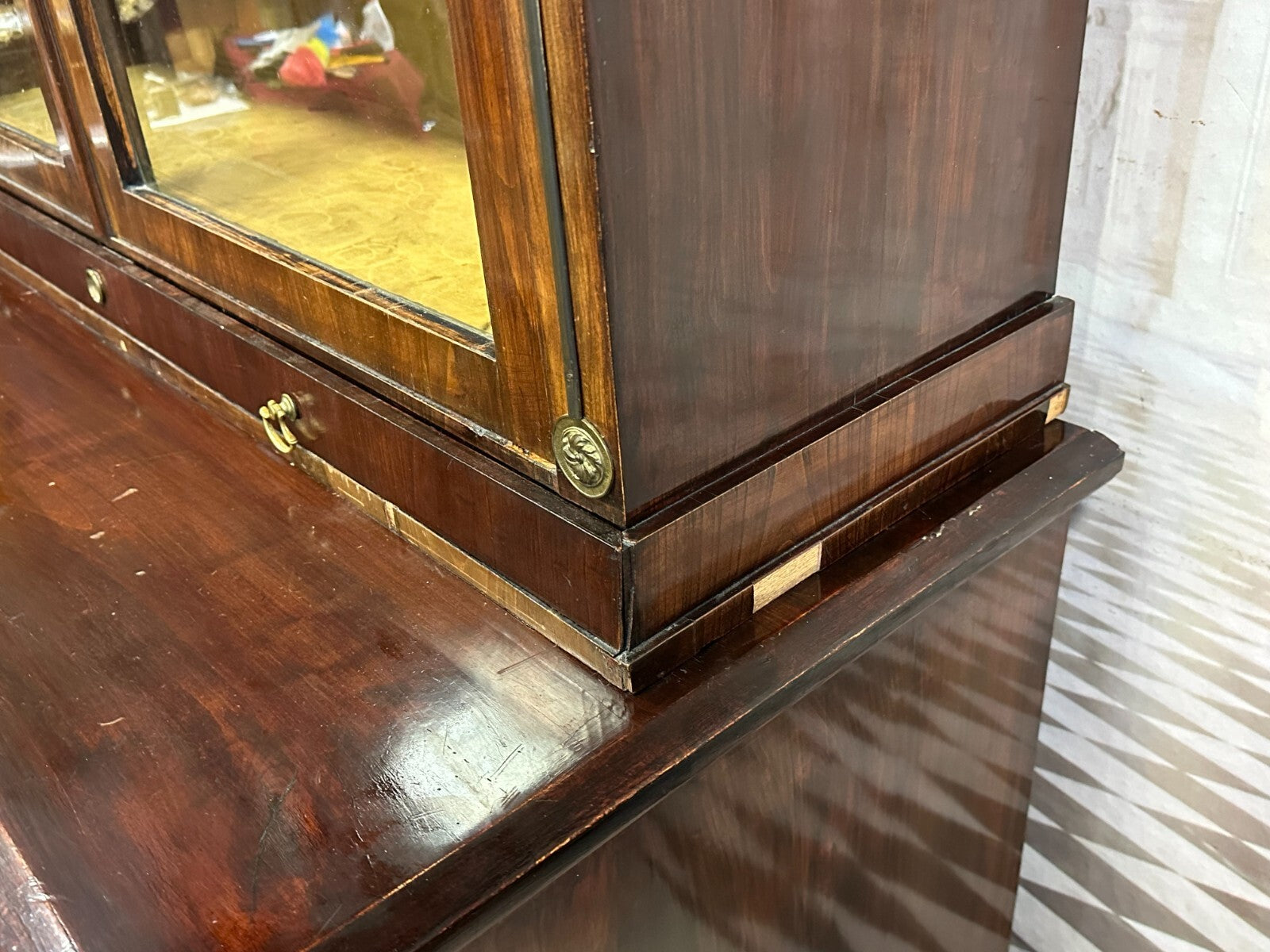 Antike Aufsatz Kommode Vitrine Empire Baltikum Messing Appliken Empirekommode