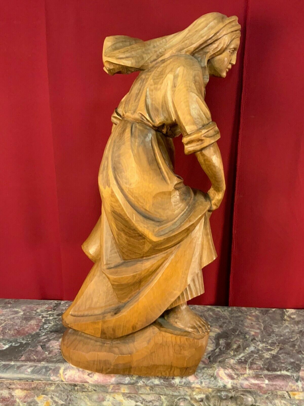 Tirol Skulptur Frau mit Kanne 81cm Figur Holz massive Ausführung handgeschnitzt