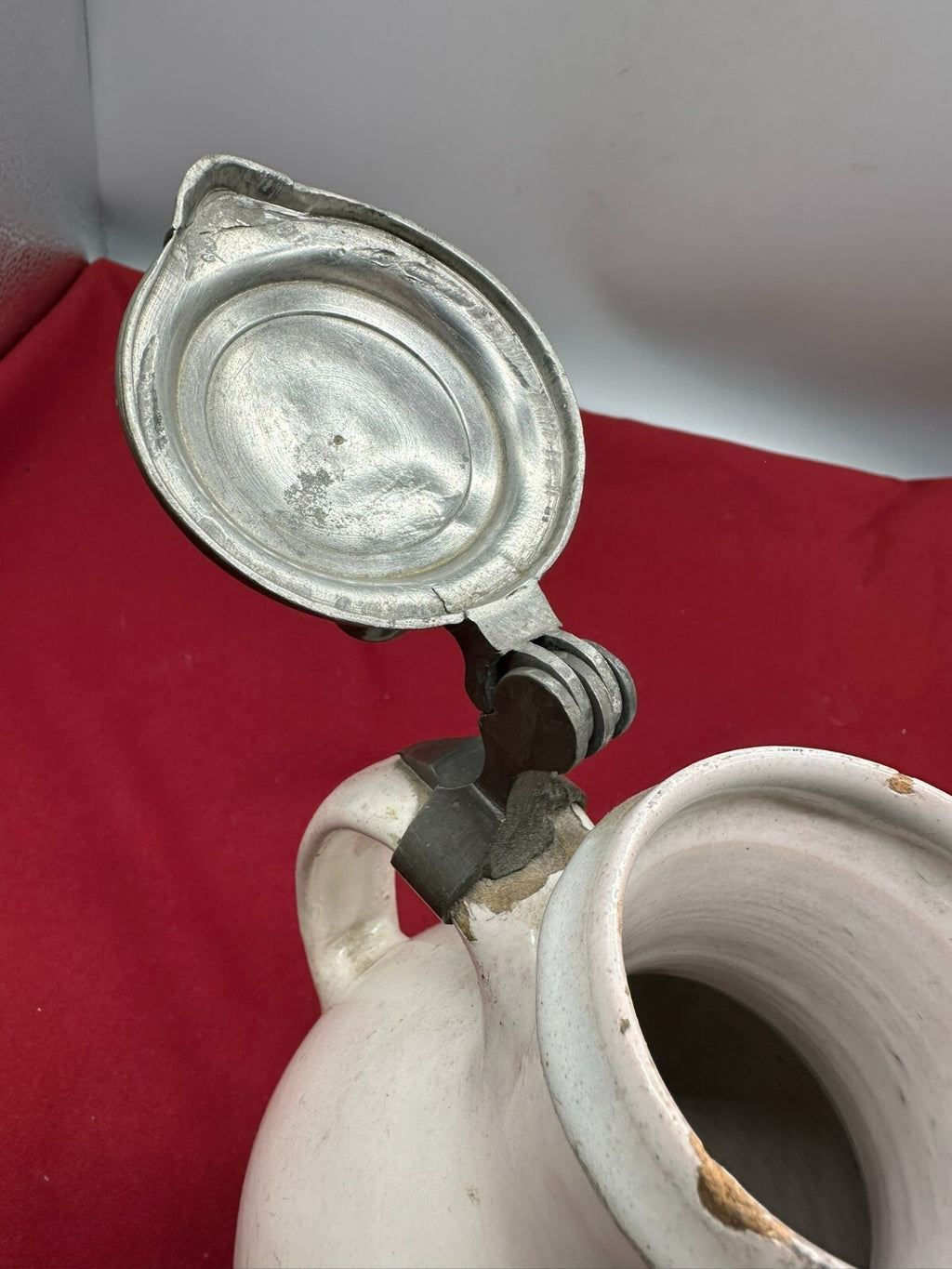 Antike Kanne Karaffe aus Keramik handbemalt mit Zinnmontur 19 tes Jhdt