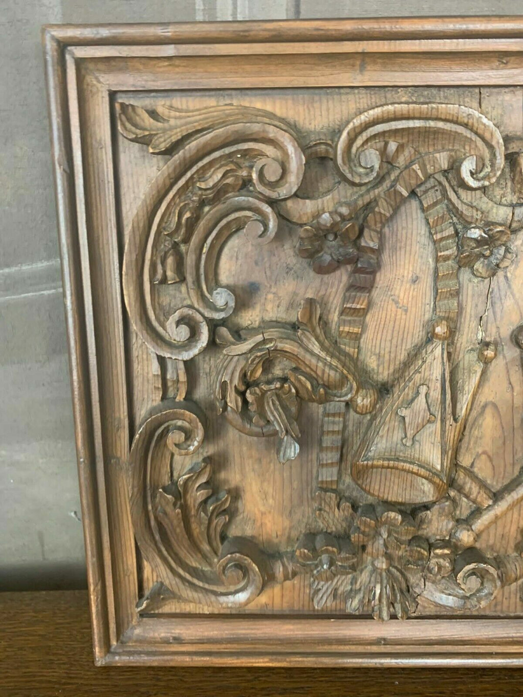 Barock Relief Wappen handgeschnitzt antik Mitte 18 tes Jhdt Weichholz