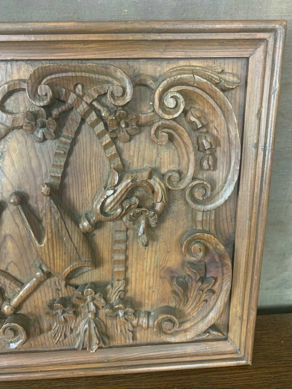 Barock Relief Wappen handgeschnitzt antik Mitte 18 tes Jhdt Weichholz
