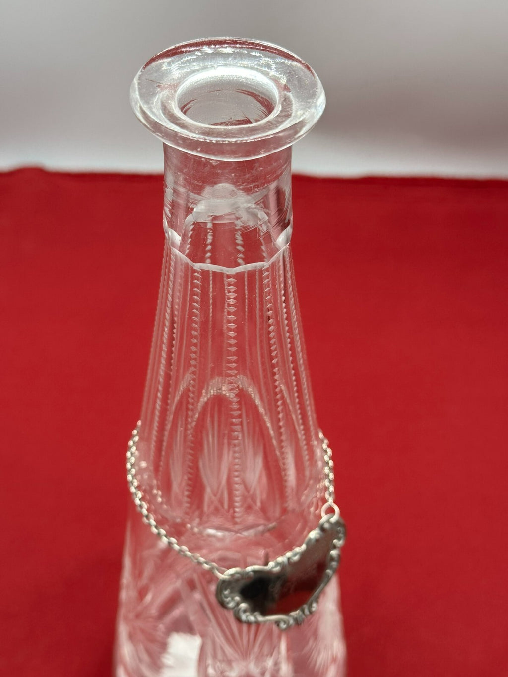 Vintage Karaffe 40cm Flasche mit Stöpsel Glas Schleifdekor Versilberte Plakette