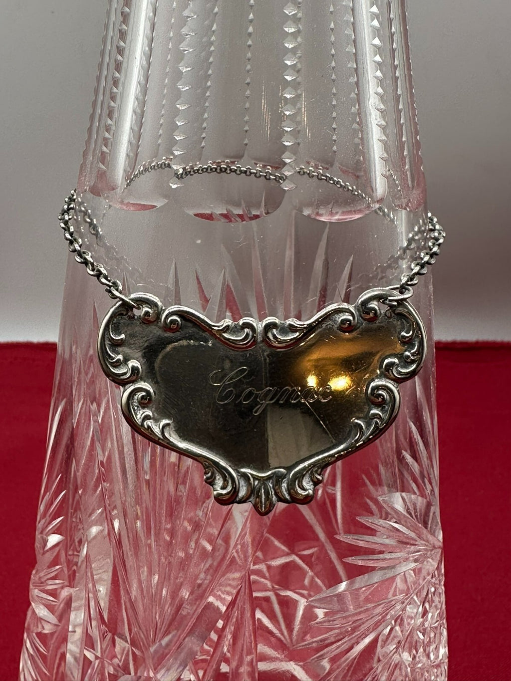 Vintage Karaffe 40cm Flasche mit Stöpsel Glas Schleifdekor Versilberte Plakette