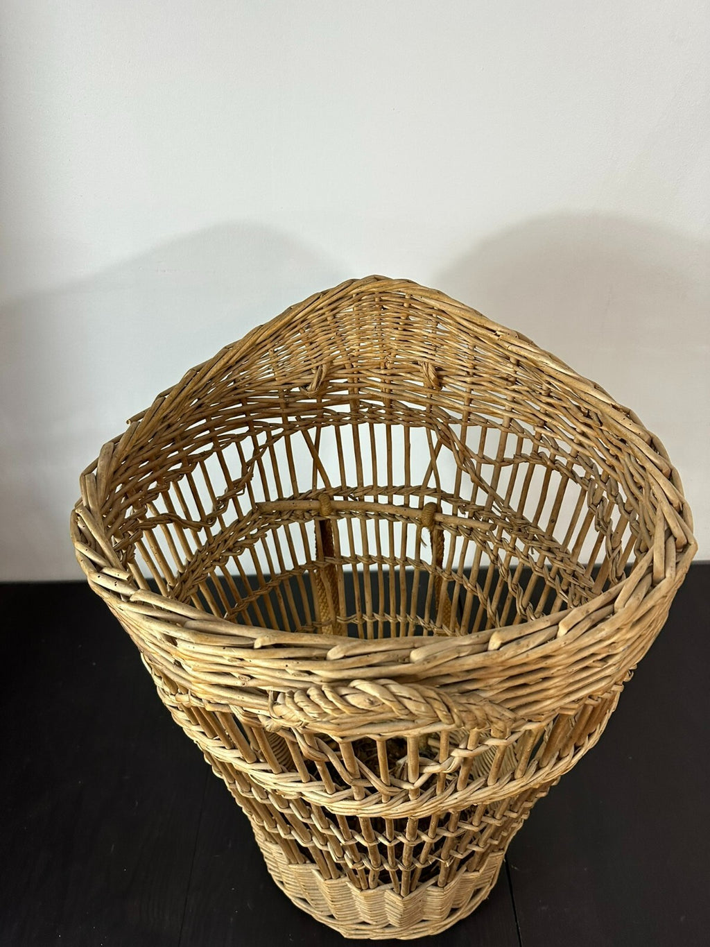 71cm alter / antiker Weidekorb Geflecht Mitte 20 tes Jhdt Rückenträger