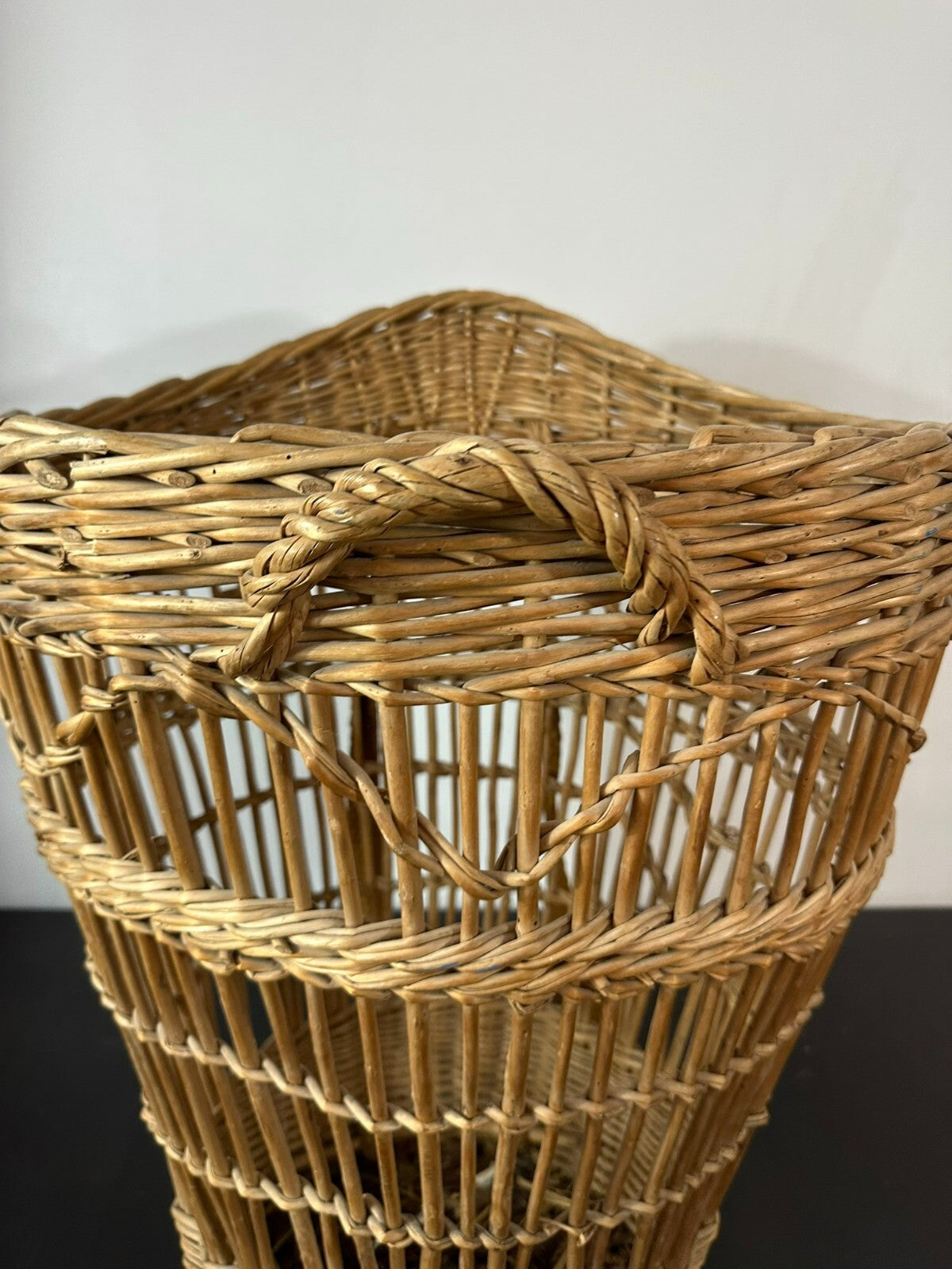 71cm alter / antiker Weidekorb Geflecht Mitte 20 tes Jhdt Rückenträger