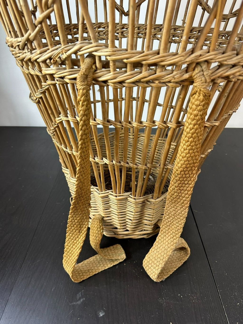 71cm alter / antiker Weidekorb Geflecht Mitte 20 tes Jhdt Rückenträger