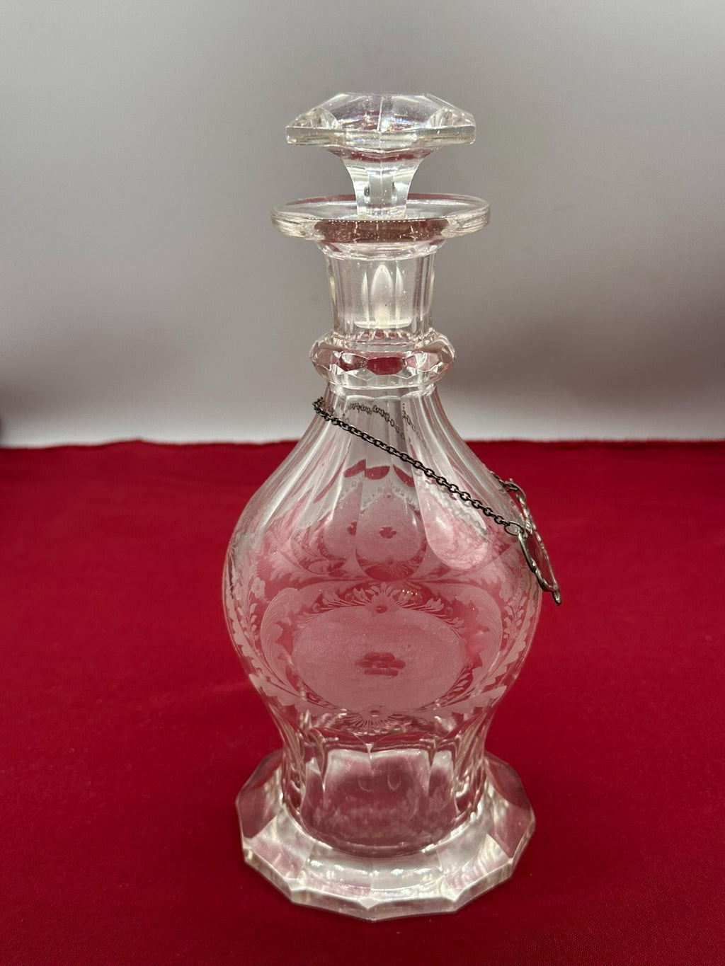 Vintage Karaffe Flasche mit Stöpsel Glas Ätzdekor Versilberte Plakette