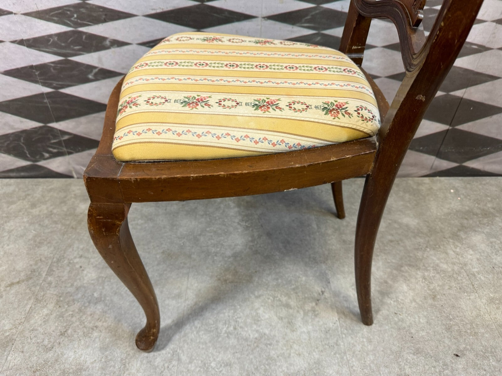 Antiker Jugendstil Stuhl um 1920 Eiche Gestell