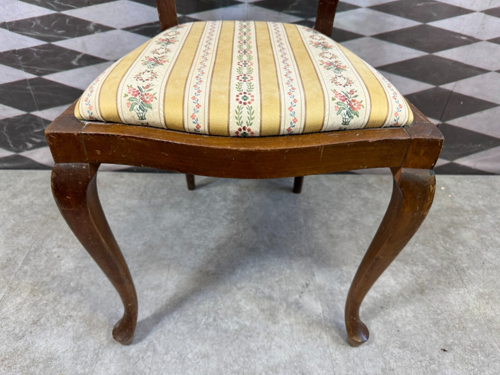 Antiker Jugendstil Stuhl um 1920 Eiche Gestell