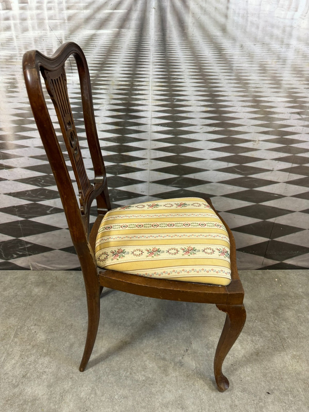 Antiker Jugendstil Stuhl um 1920 Eiche Gestell