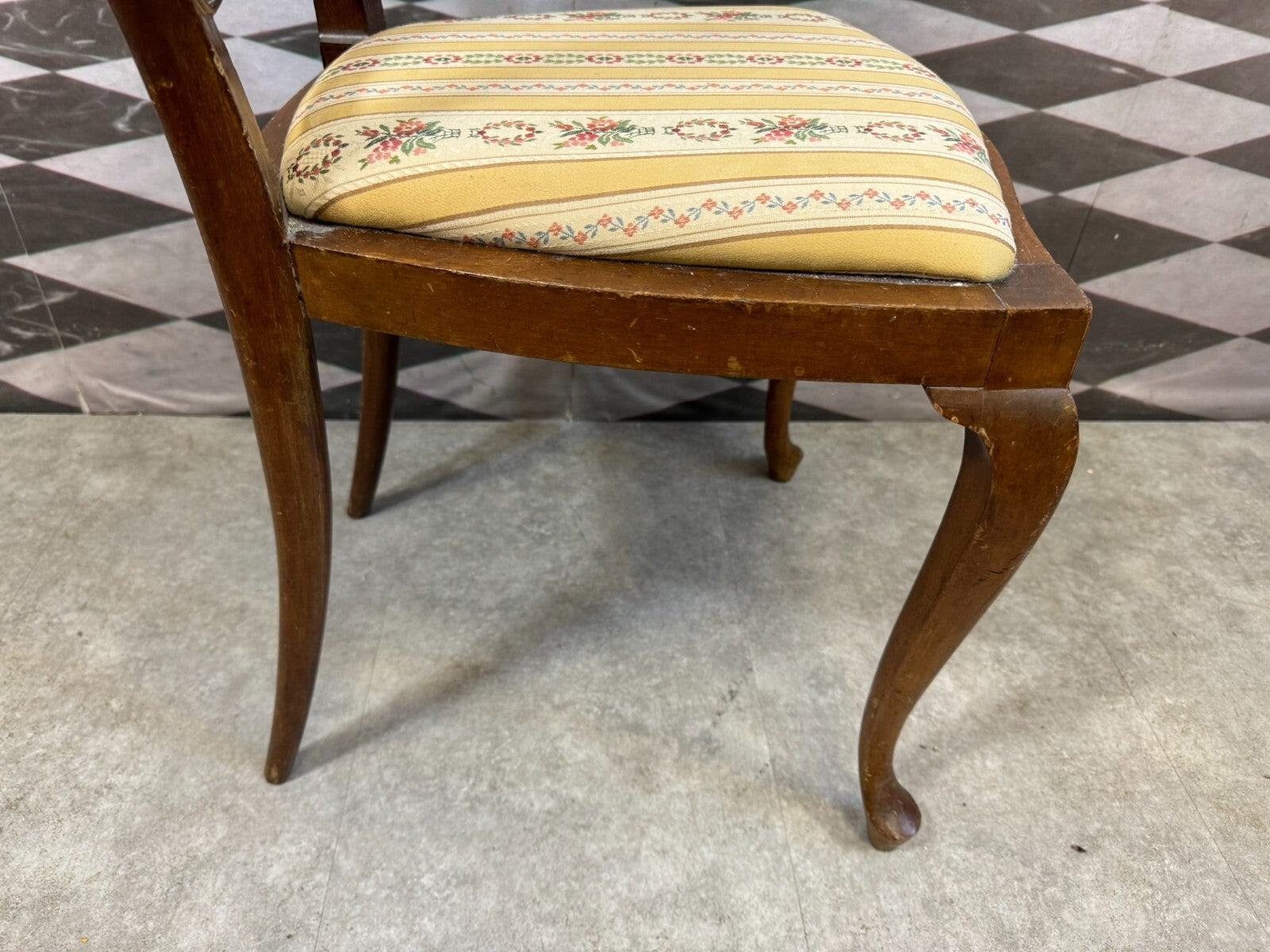 Antiker Jugendstil Stuhl um 1920 Eiche Gestell