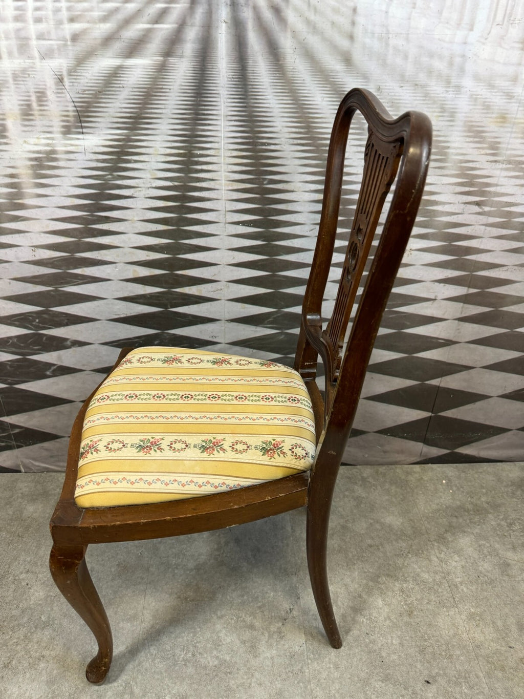 Antiker Jugendstil Stuhl um 1920 Eiche Gestell