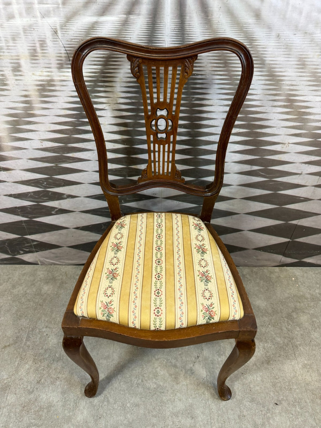 ANTIKER JUGENDSTIL STUHL UM 1920 EICHE GESTELL