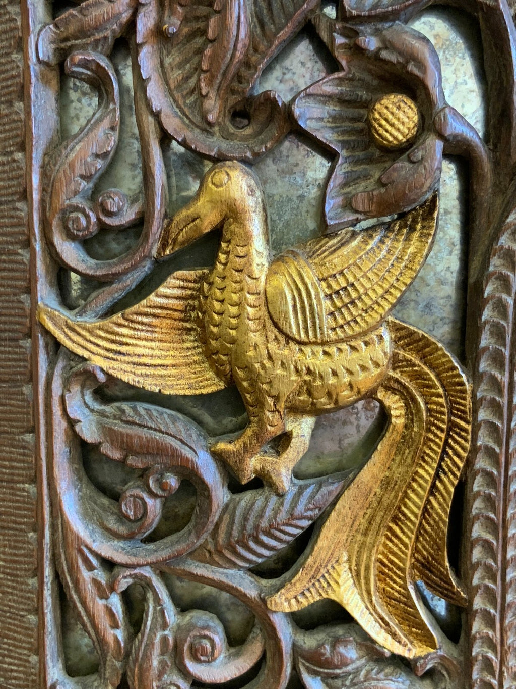 Asien Relief aus Holz handgeschnitzt und gefasst auf Spiegel montiert 68x123cm