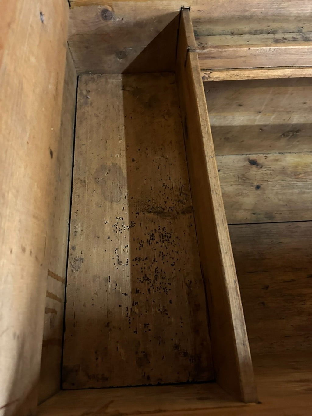 Antike Alpbachtaler Truhe Sockeltruhe 1753 Weichholz bemalt Doppelkopfadler