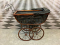 ANTIKER PUPPENWAGEN HOLZ RATTAN UND TEXTIL