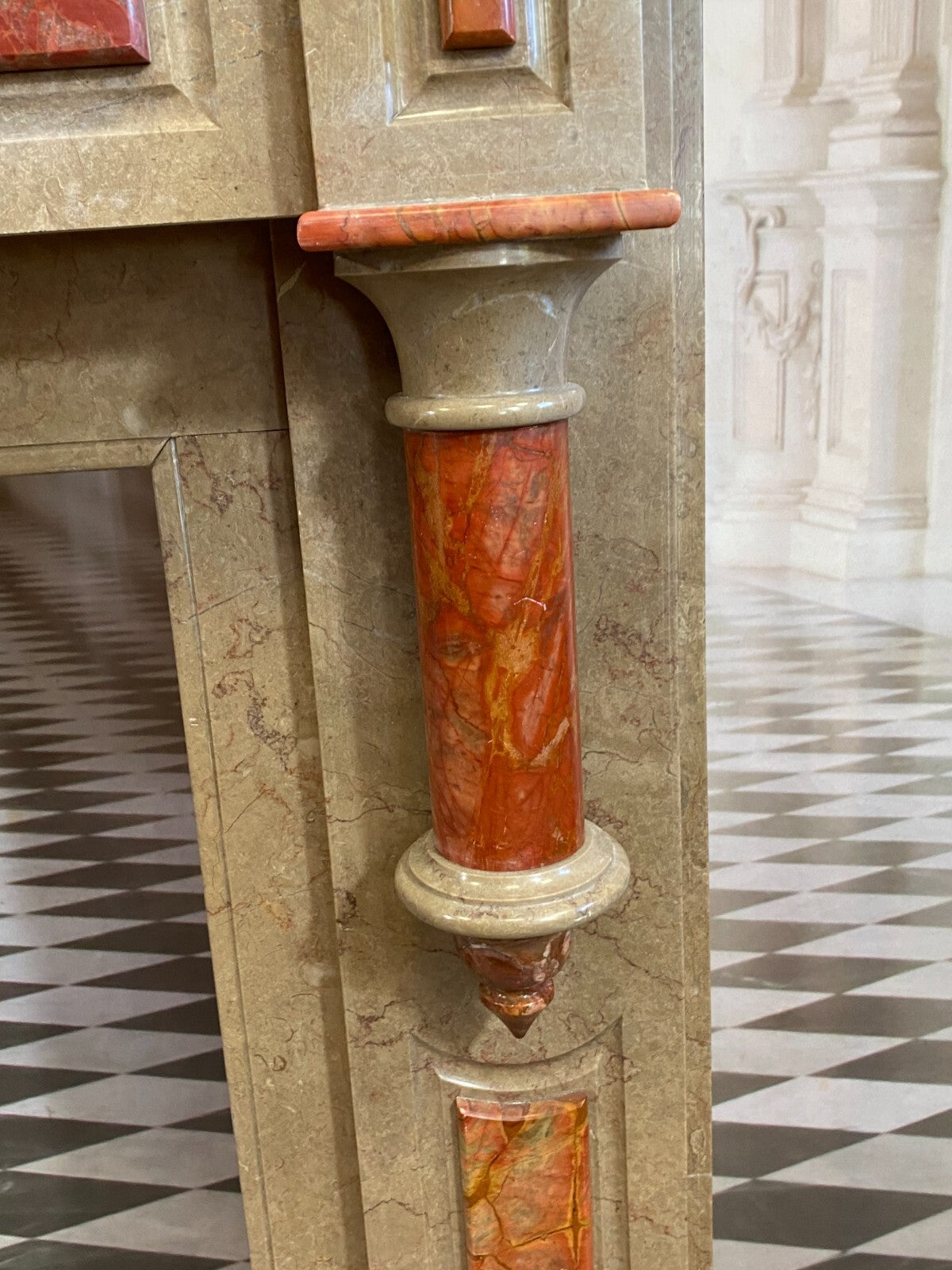 Antike Kaminumrandung Marmor Kamin um 1920 Art Deco Zweifarbig