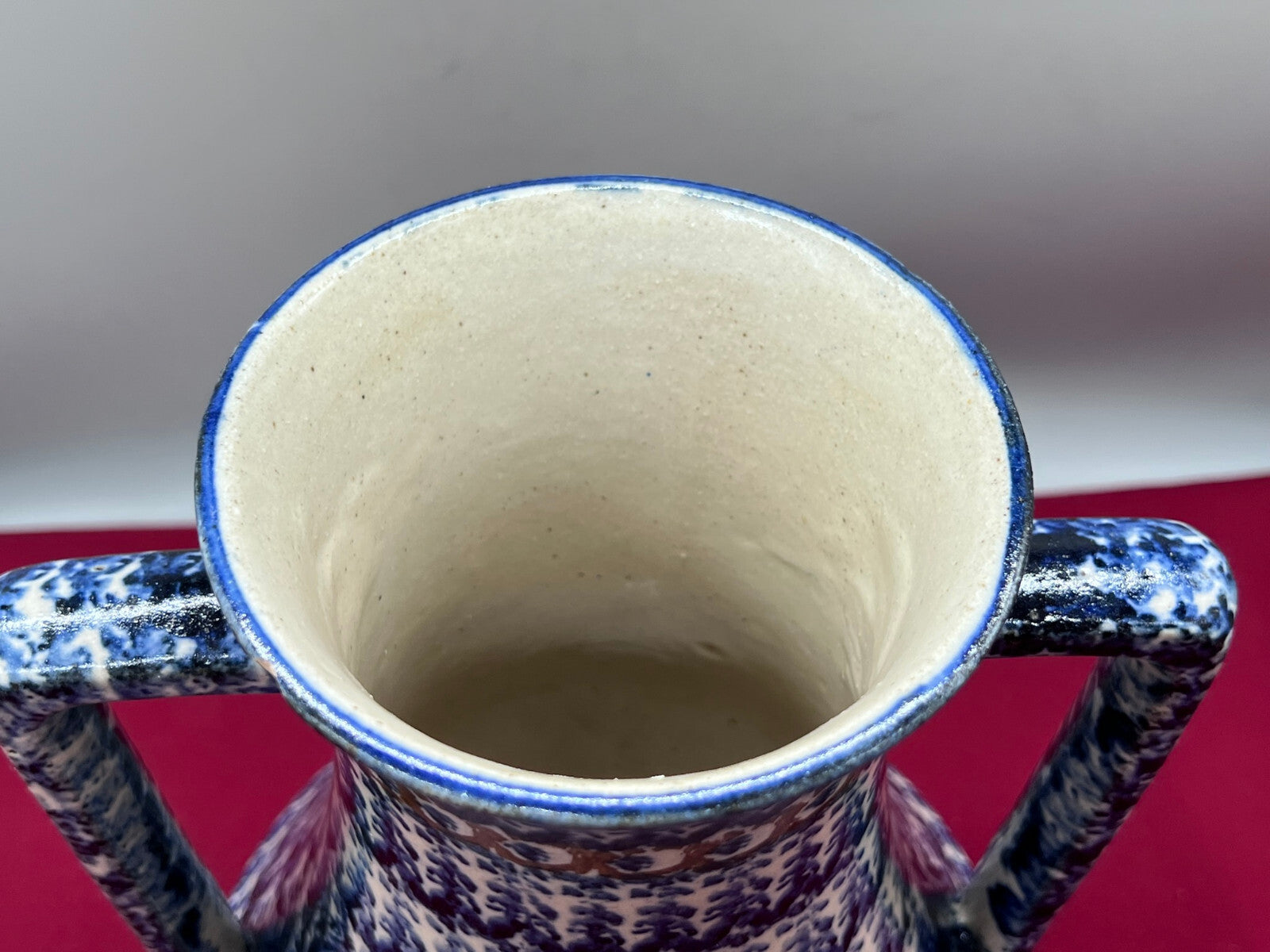 Antike Kanne aus Keramik Majolika Weis blau braun Glasur