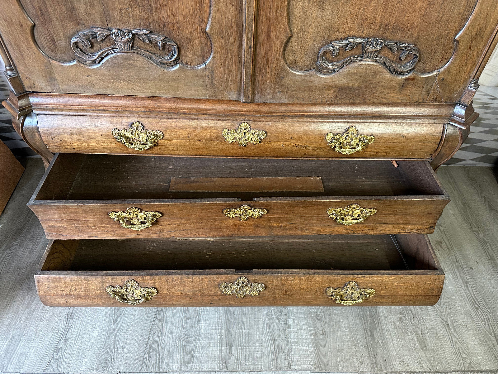 Antiker Schrank Kabinettschrank Louis Xv um 1760 aus Eiche Barockschrank
