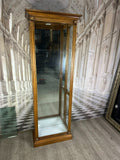 HOHE VINTAGE VITRINE LOUIS SEIZE STIL HOLZ UND GLAS SEITENLADER