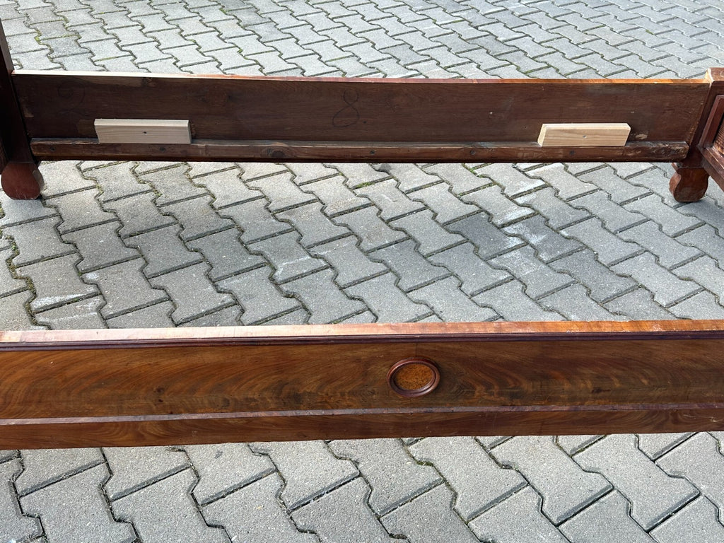 Antikes Bettgestell Früh Biedermeier um 1820 Mahagoni Furnier