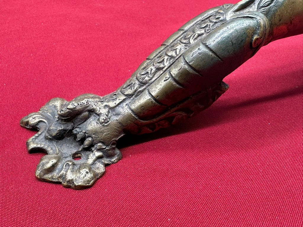 Grosser China Nepal Tibet Türgriff um 1900 Drache aus Gelbguss