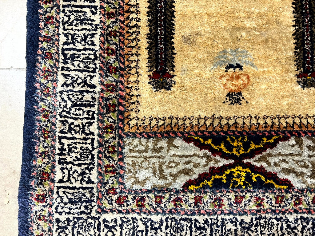 Alter Orientteppich Gebetsteppich Teppich aus Wolle handgeknüpft 150x83cm
