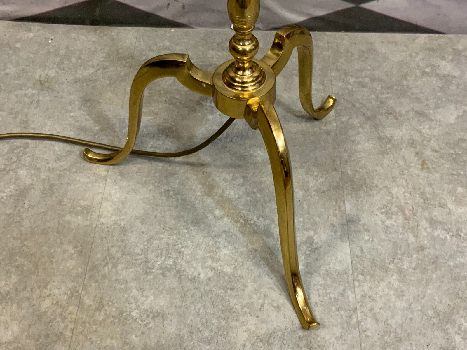 Vintage Stehlampe aus Messing Filigran Maximale Höhe 166cm