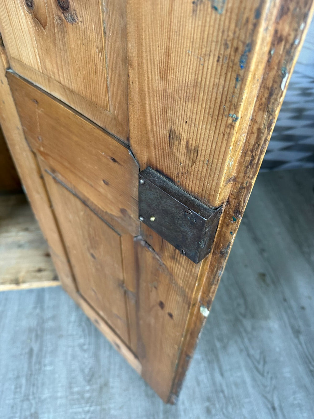 Antiker Bauernschrank Schrank 19 tes Jhdt Holz massiv Abgefasst Kleiderschrank