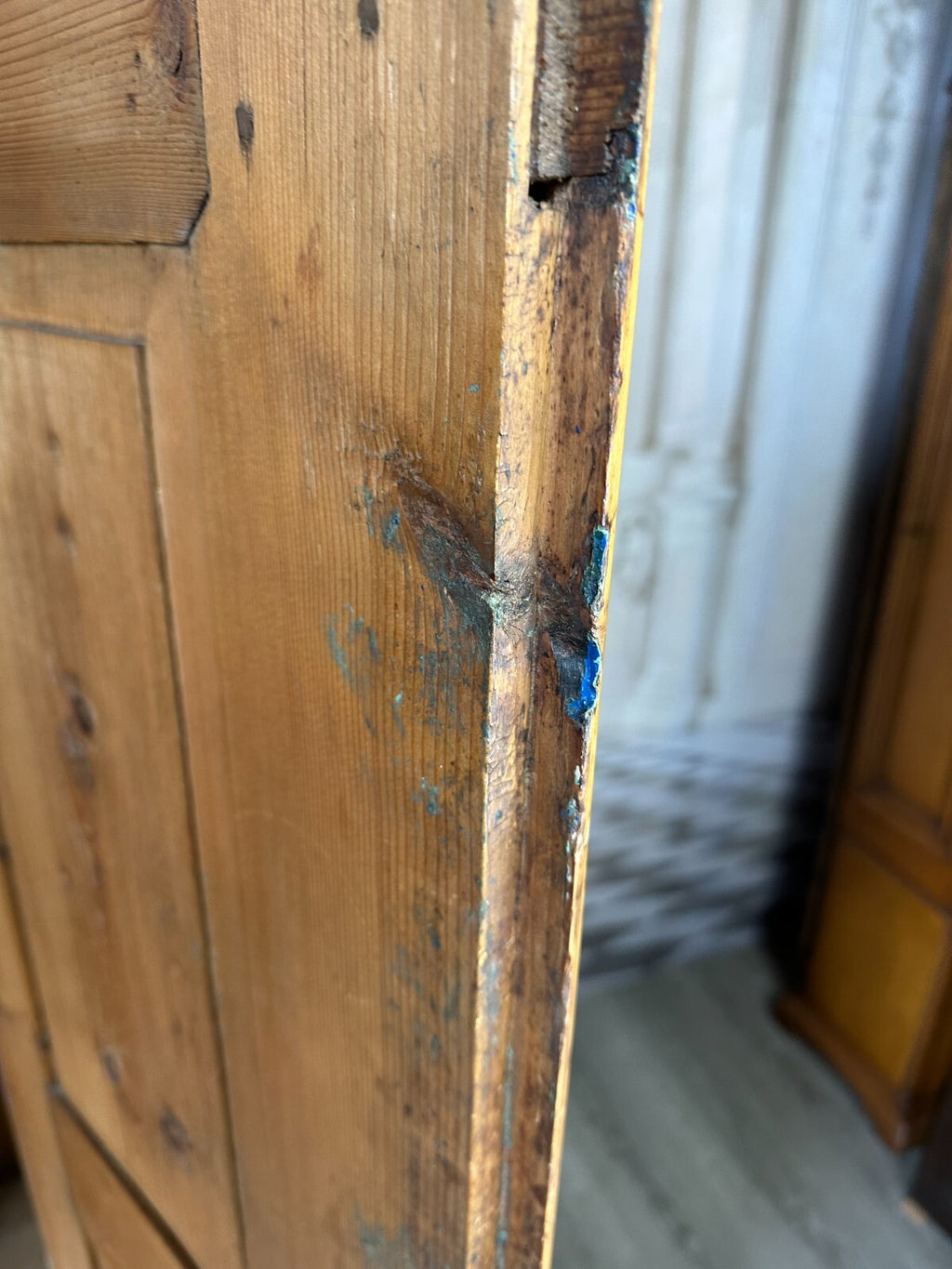 Antiker Bauernschrank Schrank 19 tes Jhdt Holz massiv Abgefasst Kleiderschrank