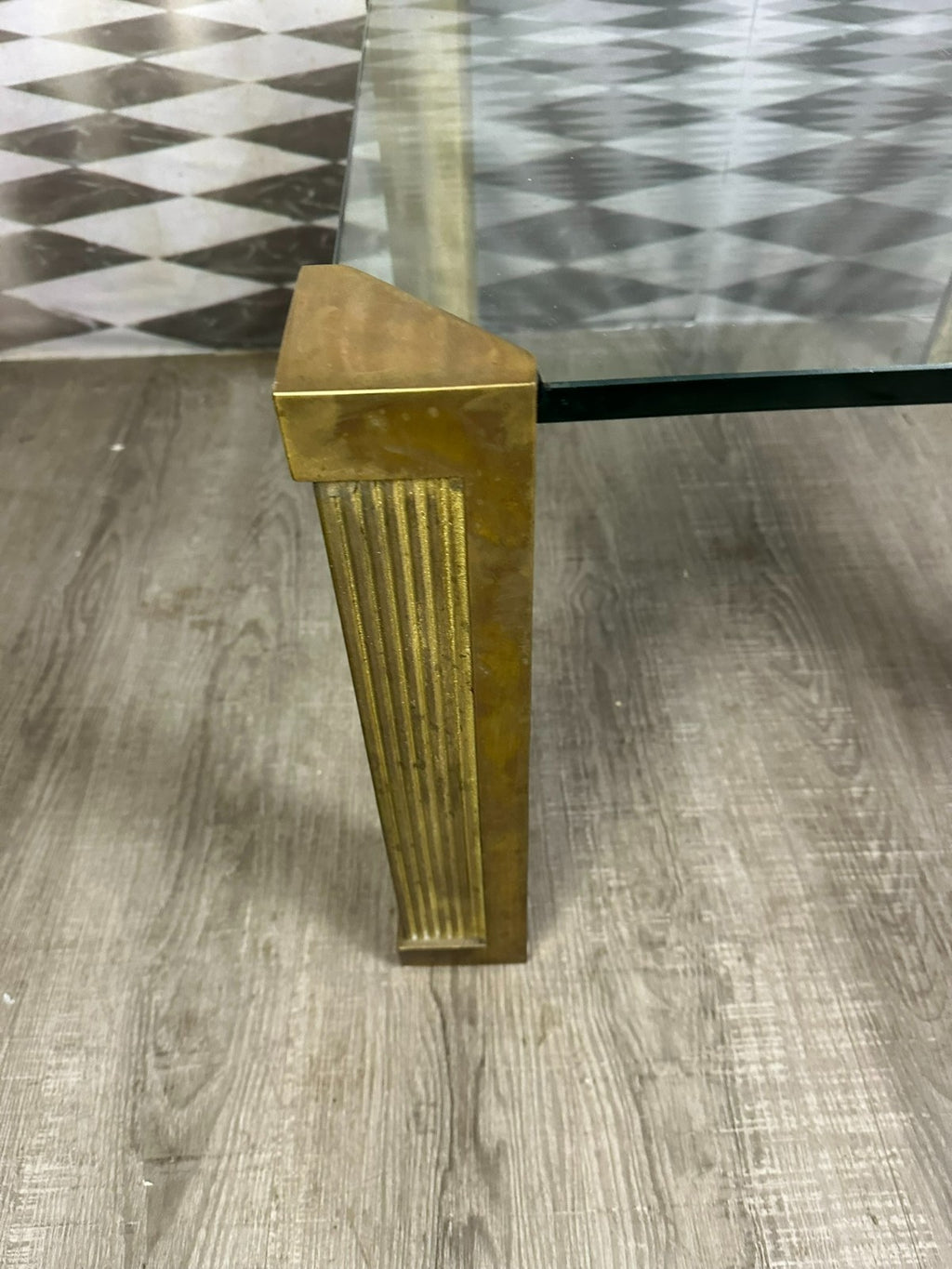 Massiver Vintage Beistelltisch Glas und Messing Zugesch Peter Ghyczy Modell T14