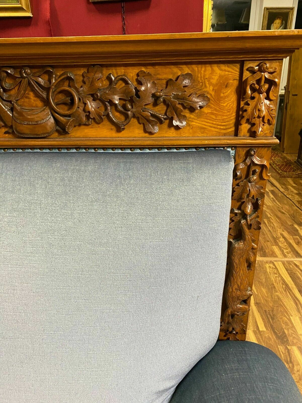 Prunk Sofa Jagd Motive um 1860 massive Schnitzereien Jagdzimmer antik Stabil