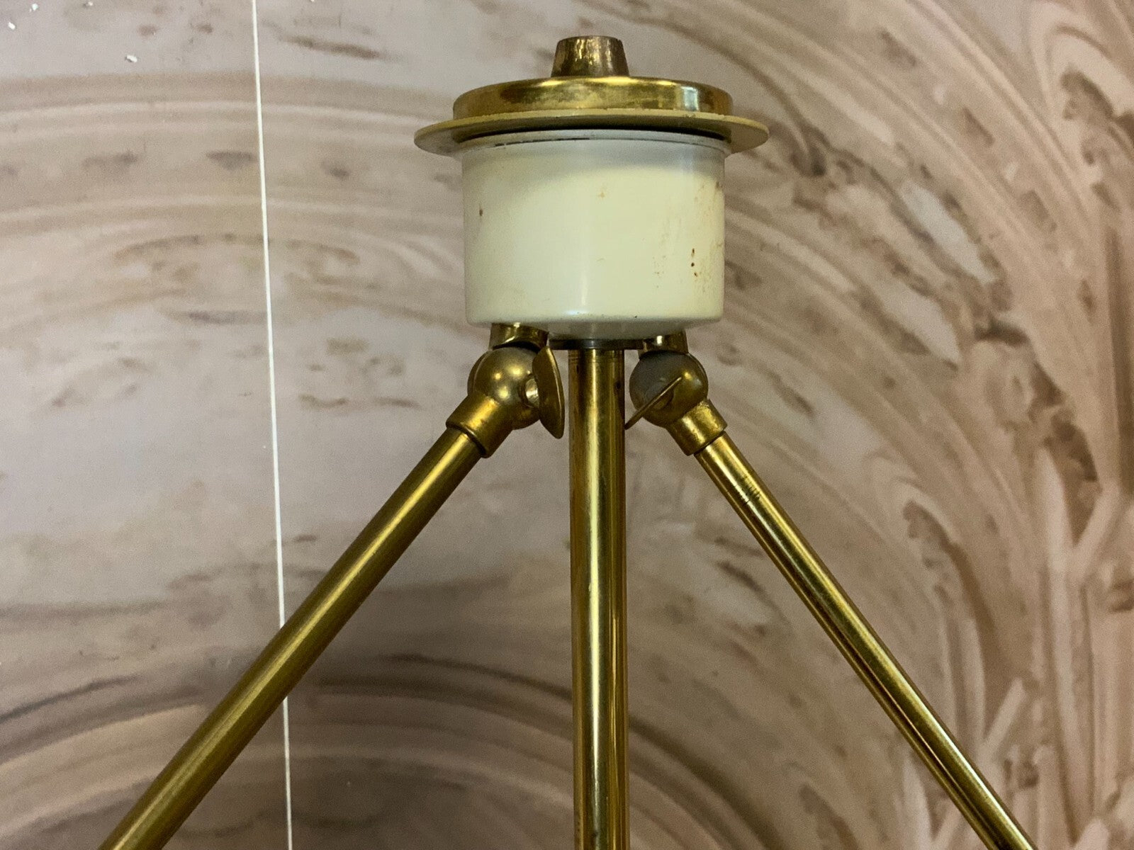 Vintage Stehlampe aus Messing Blech Maximale Höhe 176cm