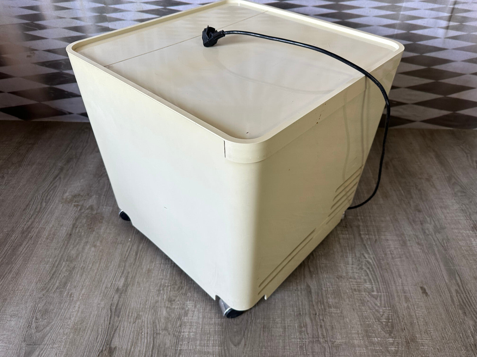 Kühlschrank auf Rollen Cattaneo Pellegrini Vintage Italien funktionsfähig