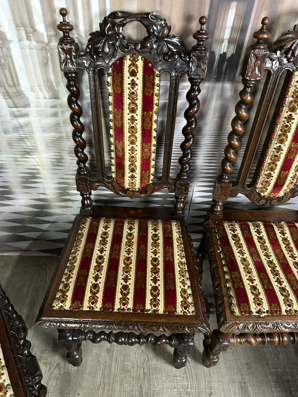 Satz antike Neo Renaissance Stühle Frankreich um 1870 handgeschnitzt 4x Stuhl