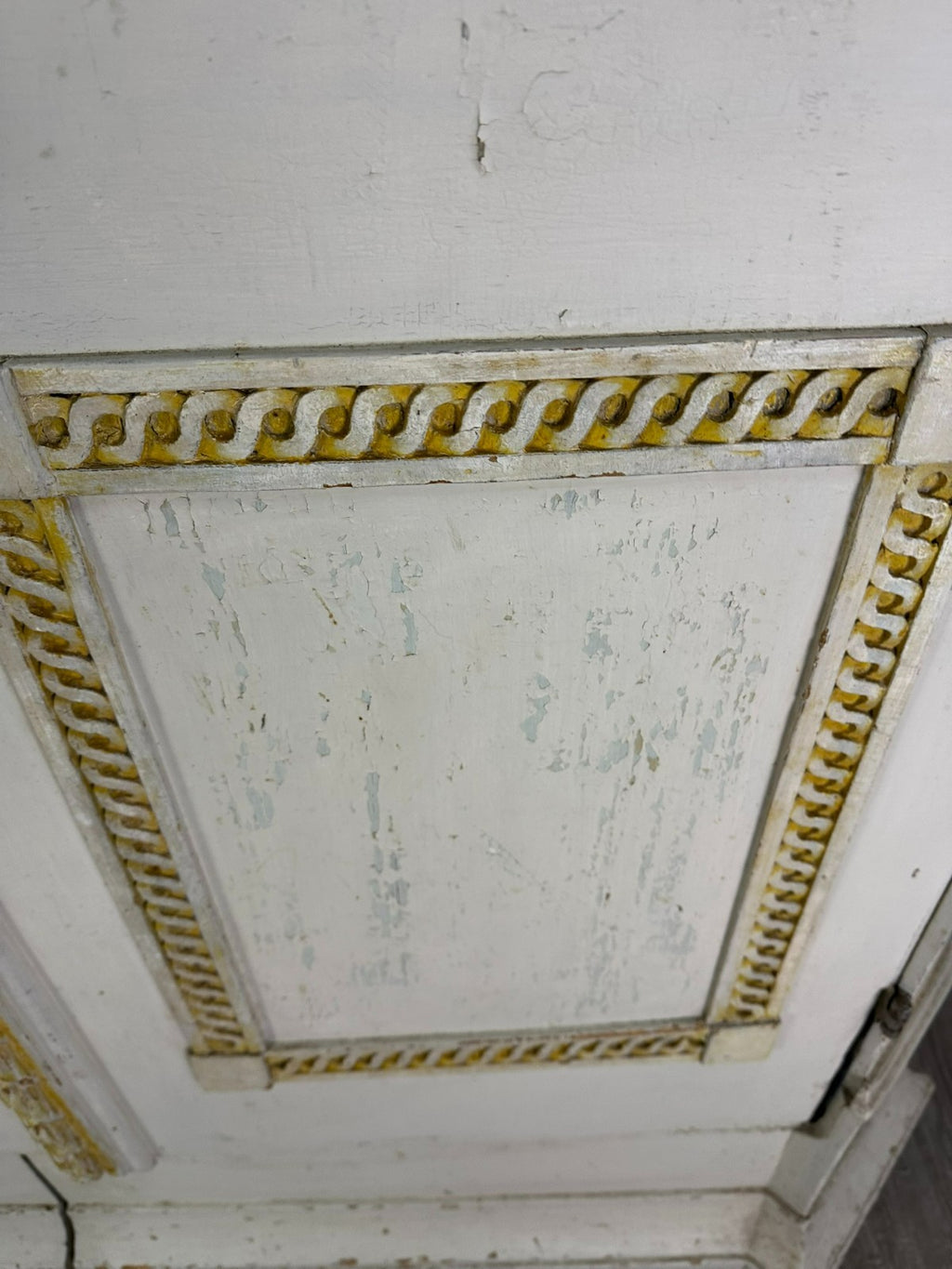 Antiker Barockschrank 1760 Hallenschrank Weichholz neue Fassung Barock Schrank