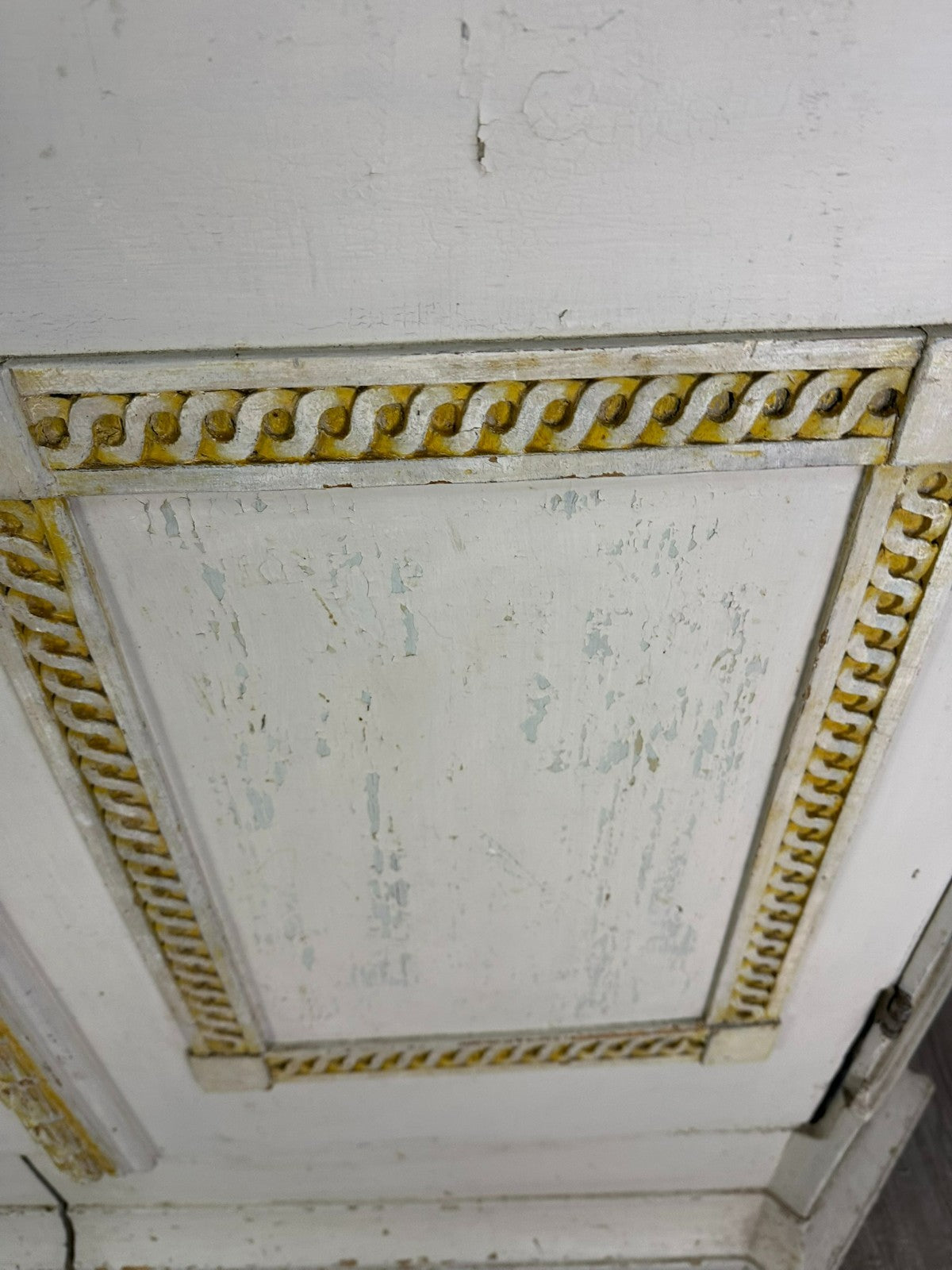 Antiker Barockschrank 1760 Hallenschrank Weichholz neue Fassung Barock Schrank