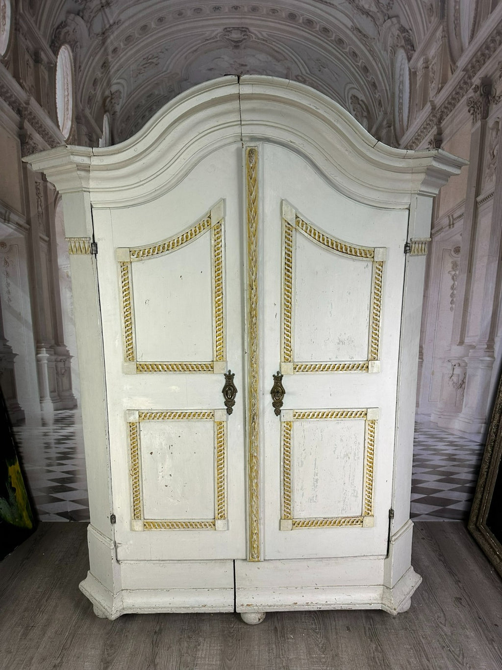 ANTIKER BAROCKSCHRANK 1760 HALLENSCHRANK WEICHHOLZ NEUE FASSUNG BAROCK SCHRANK