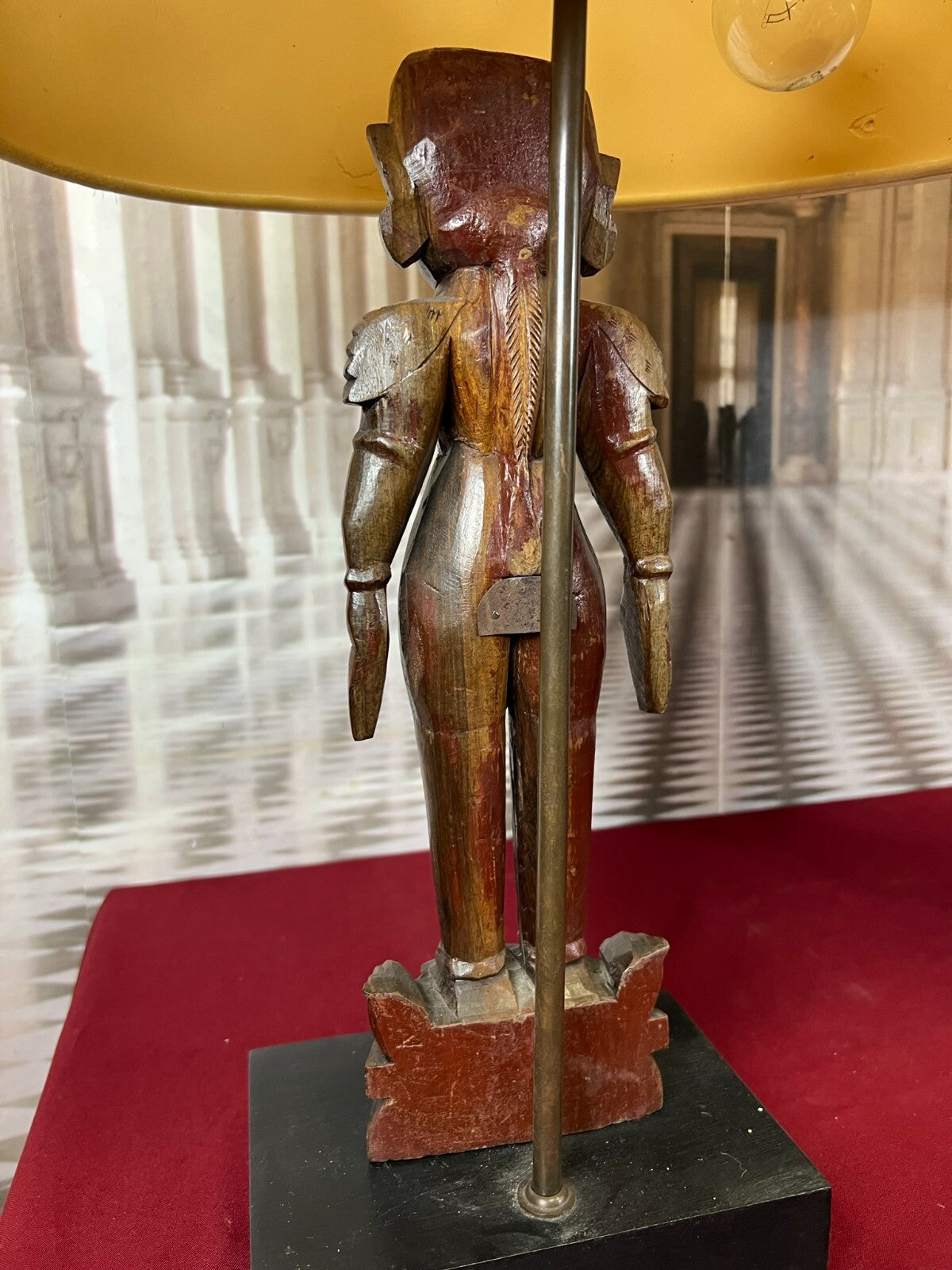 Paar Tischlampen Asia Figuren Skulpturen Holz handgeschnitzt