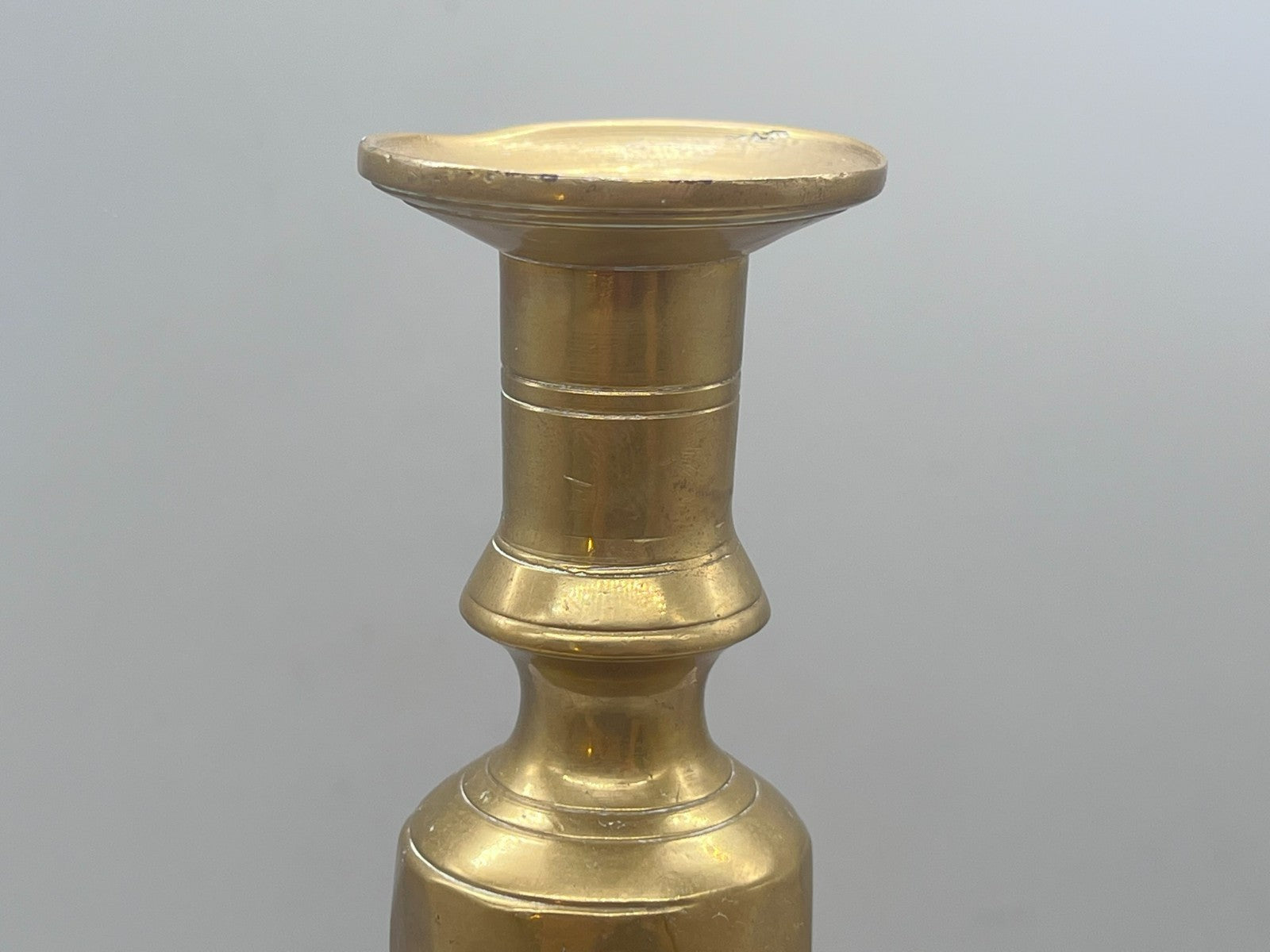 Grosser antiker Kerzenleuchter aus Bronze Altarleuchter Kragenleuchter 1,6kg