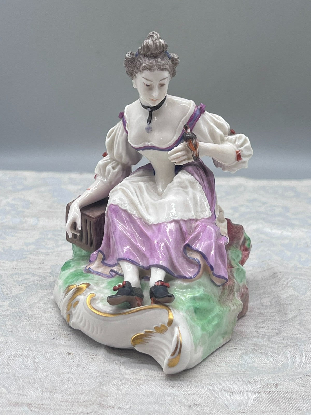 Nymphenburg Porzellan Figur Galante Dame mit Vogel