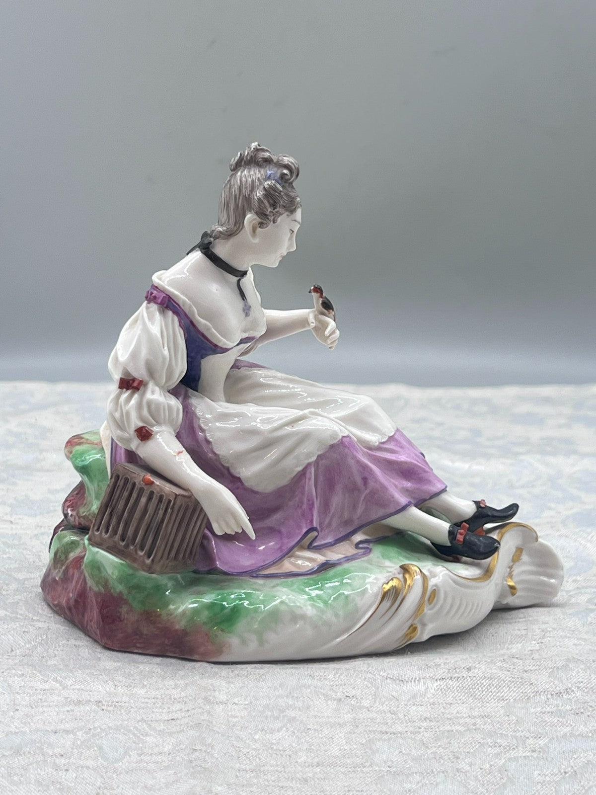 Nymphenburg Porzellan Figur Galante Dame mit Vogel