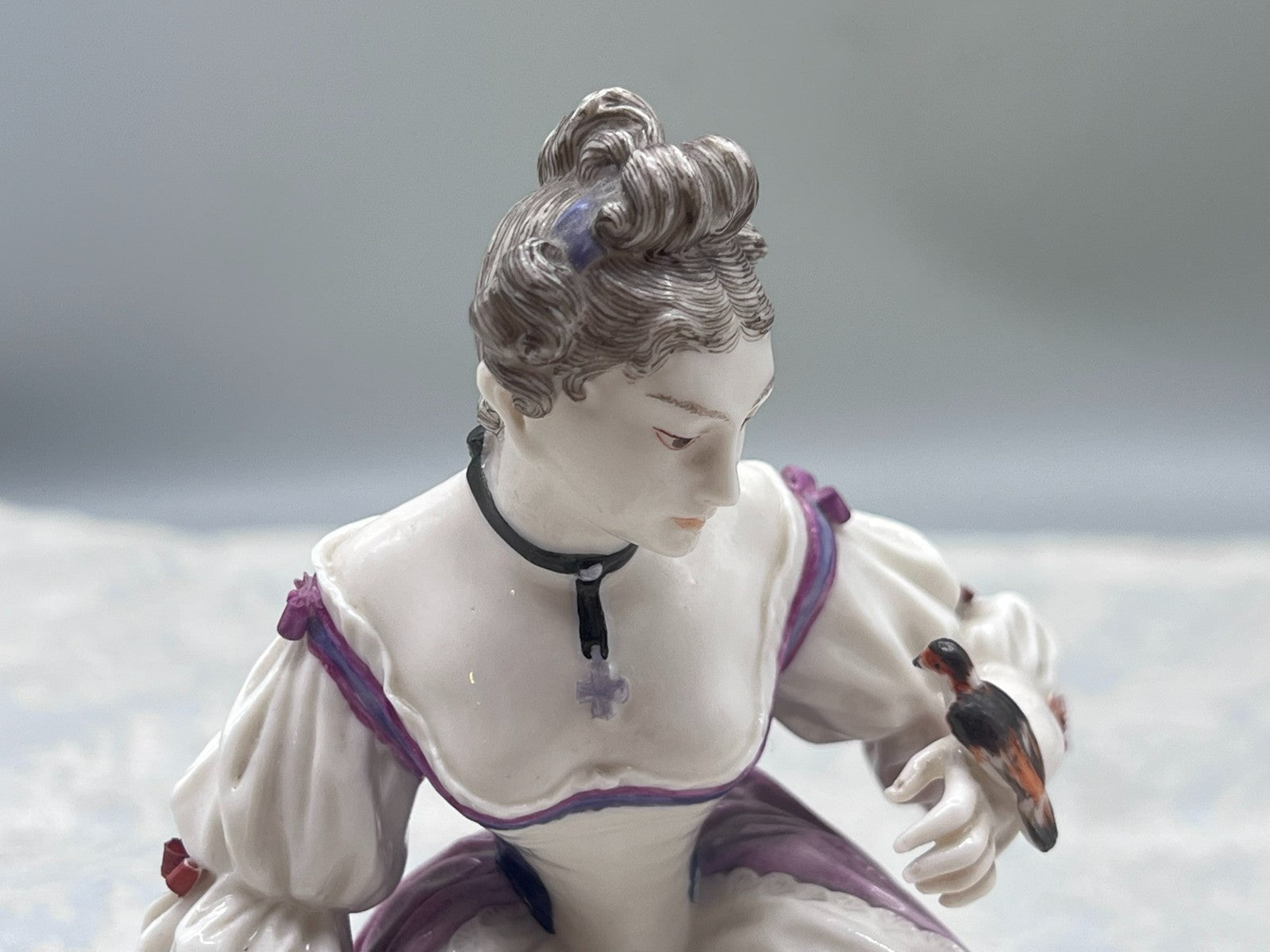 Nymphenburg Porzellan Figur Galante Dame mit Vogel