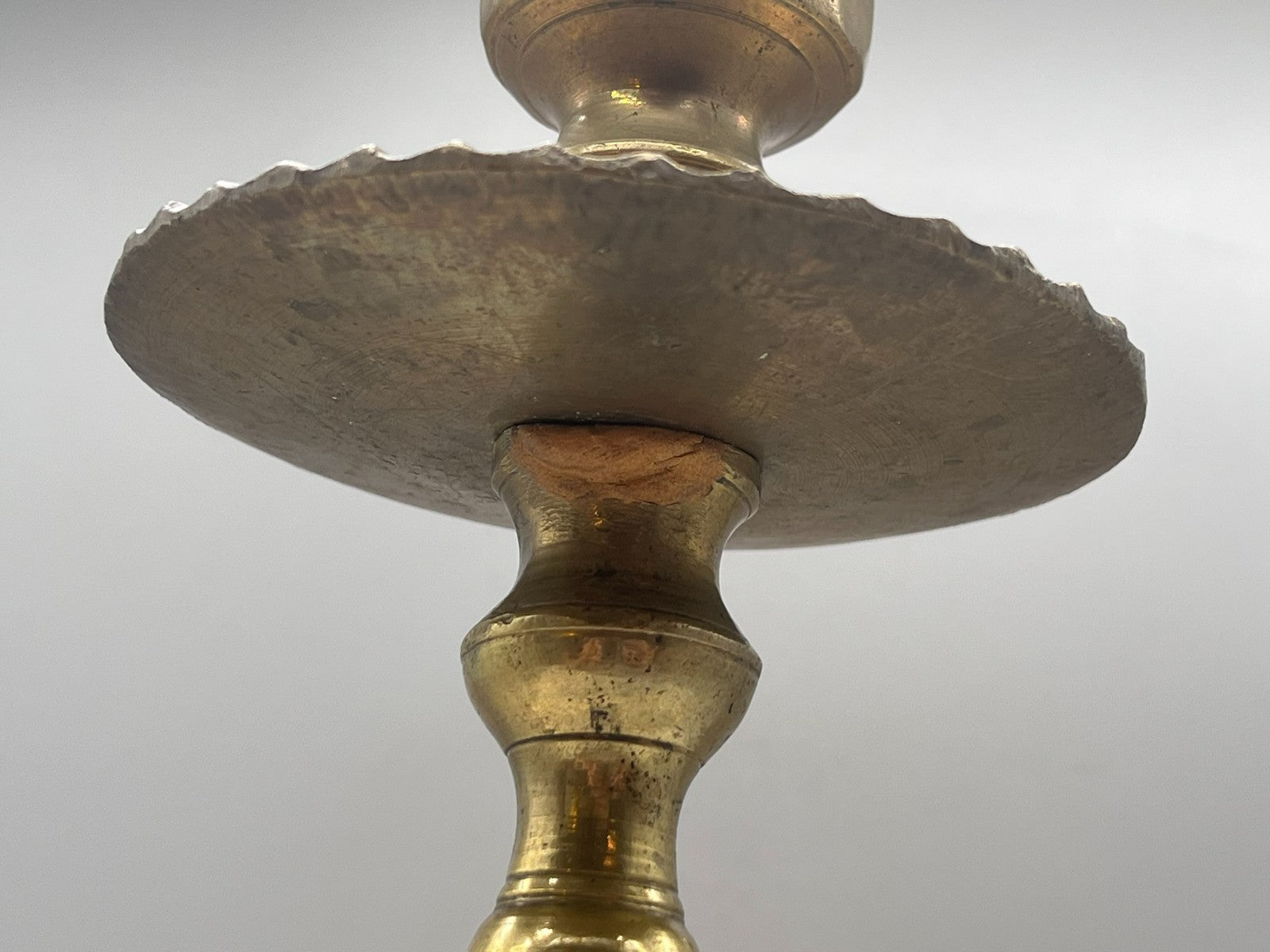 Grosser antiker Kerzenleuchter aus Bronze Altarleuchter Kragenleuchter 2kg