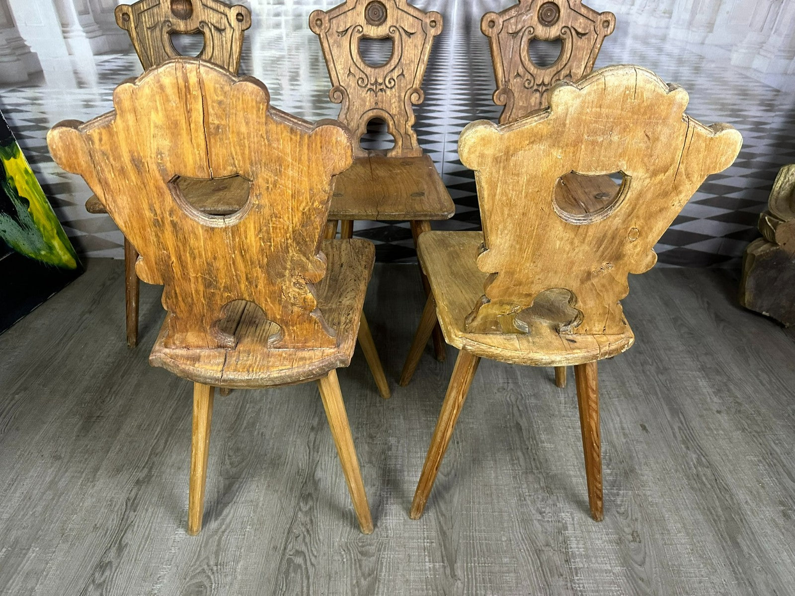 Fünf antike Brettstühle 5x antiker Stuhl Brettstuhl Holz massiv Weichholz