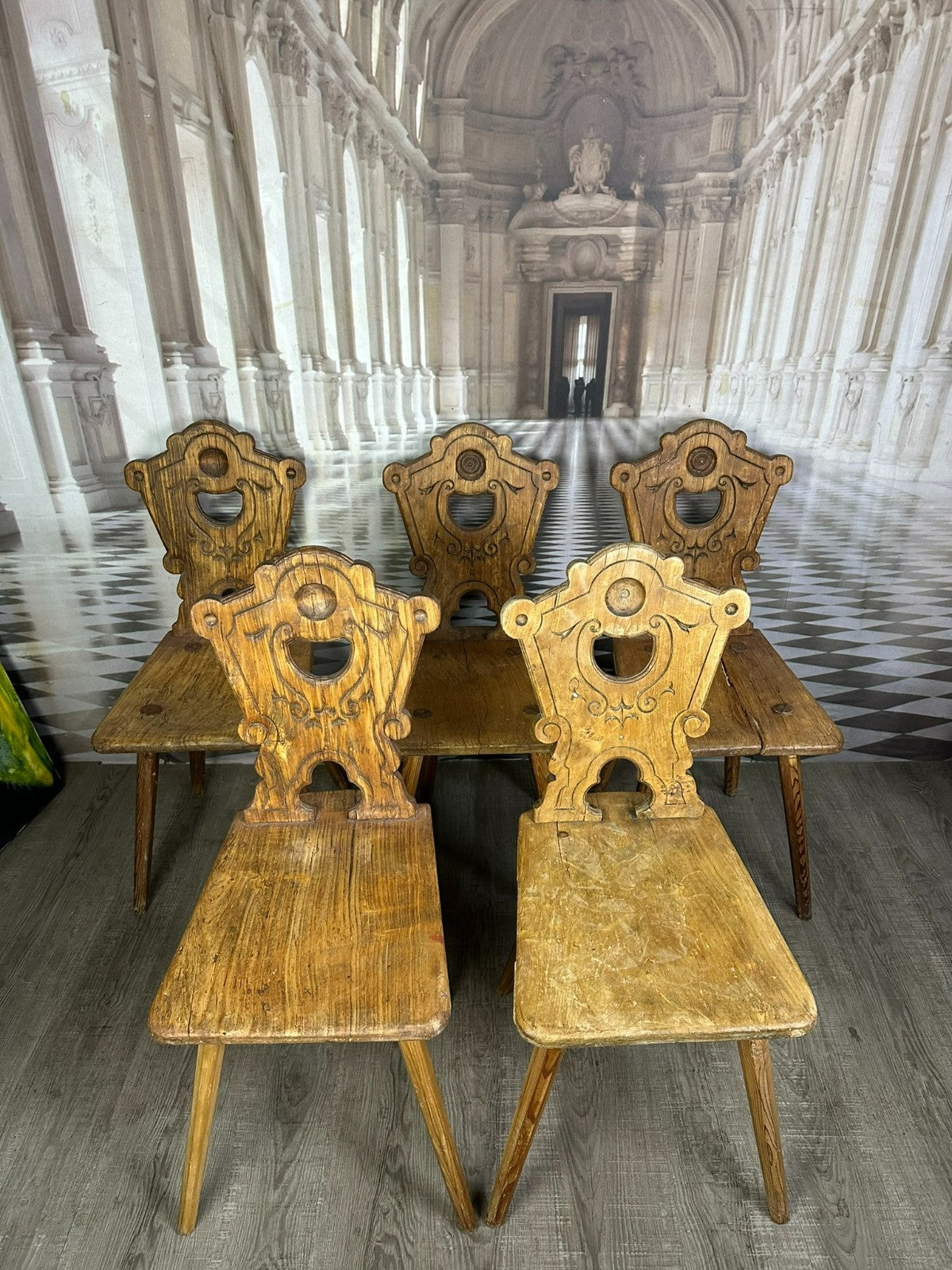 FÜNF ANTIKE BRETTSTÜHLE 5x ANTIKER STUHL BRETTSTUHL HOLZ MASSIV WEICHHOLZ
