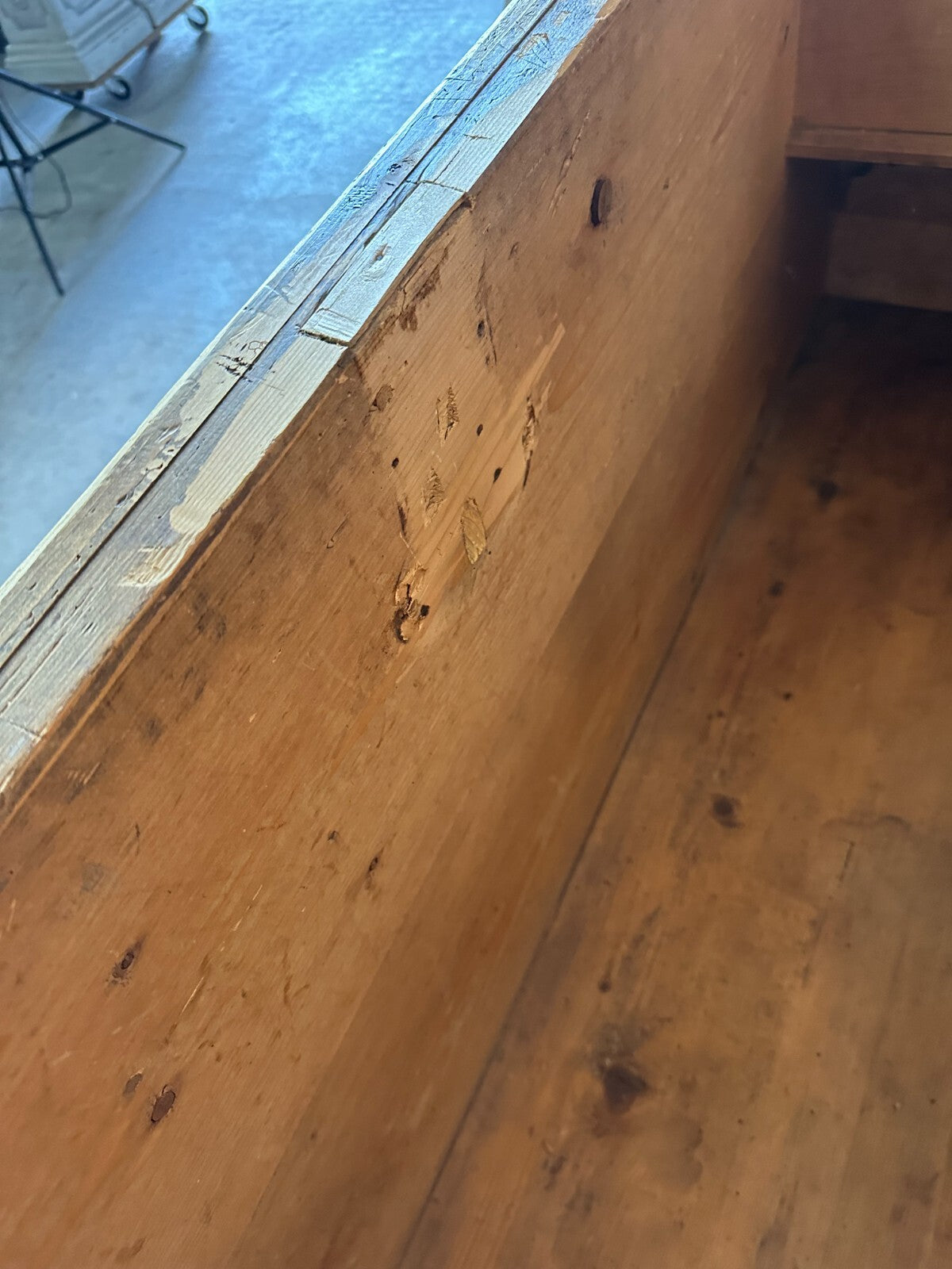 Antike Tölzer Sockeltruhe Truhe aus Holz 18 tes Jhdt komplett bemalt